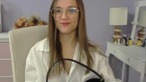 Snapshot of emilly_lust99 chatting on January 15, 7:35 am Emilly online show from January 15, 7:35 am