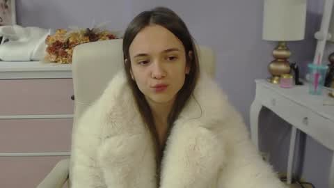 Snapshot of emilly_lust99 chatting on February 6, 8:07 am Emilly online show from February 6, 8:07 am