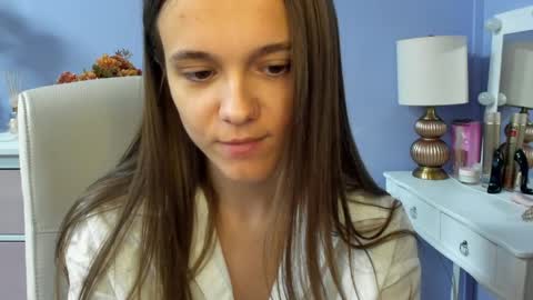 Emilly online show from May 6, 6:30 am