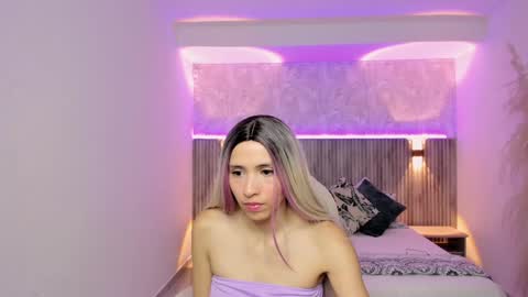 Emily online show from December 5, 4:09 am