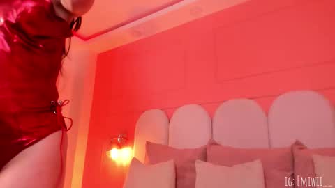 Emilly  online show from November 24, 5:23 pm