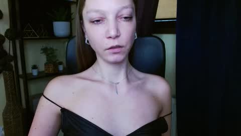 Emilly online show from February 20, 2:06 pm