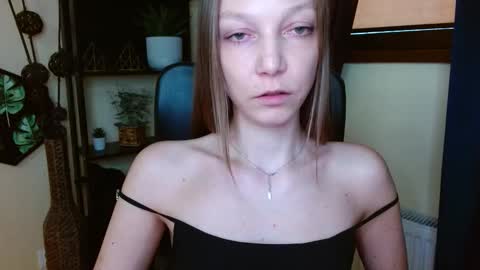 Emilly online show from March 28, 10:15 am