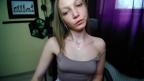 Emilly online show from May 11, 12:44 pm