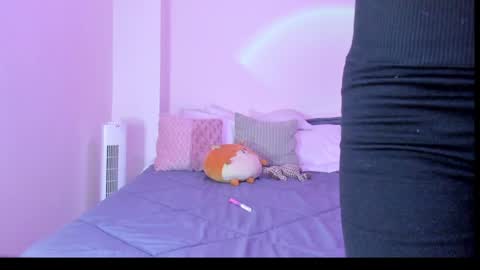 emilly online show from December 19, 4:56 am