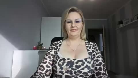 EmillyLove online show from February 18, 8:54 am