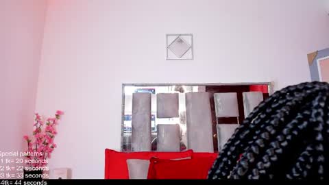 Emilly Roa online show from June 15, 8:44 pm