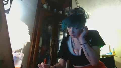 Snapshot of emily0903 chatting on December 16, 10:48 pm Emily Love online show from December 16, 10:48 pm