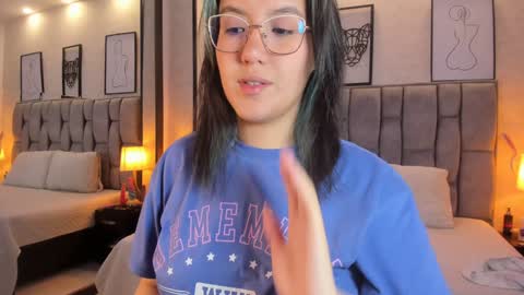 Emily online show from December 5, 7:27 am