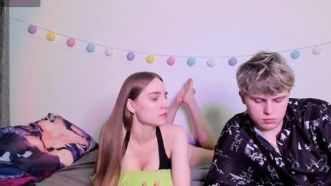 Snapshot of emily_and_ilumi chatting on December 7, 7:21 pm emily_and_ilumi online show from December 7, 7:21 pm