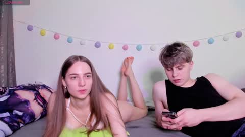 Snapshot of emily_and_ilumi chatting on December 11, 5:04 pm emily_and_ilumi online show from December 11, 5:04 pm