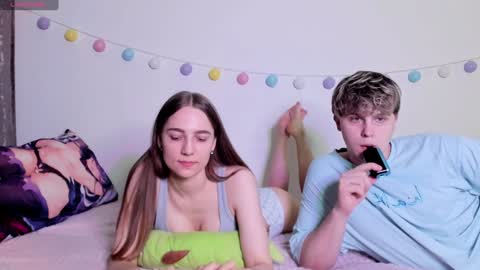 Snapshot of emily_and_ilumi chatting on December 22, 8:58 pm emily_and_ilumi online show from December 22, 8:58 pm