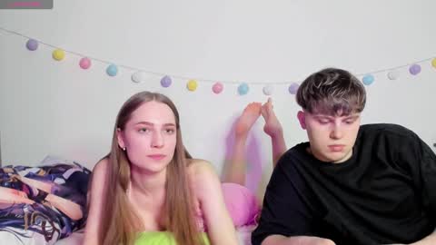 Snapshot of emily_and_ilumi chatting on January 4, 12:37 am emily_and_ilumi online show from January 4, 12:37 am