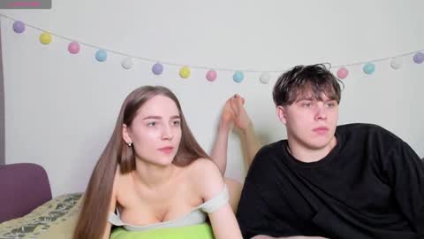 Snapshot of emily_and_ilumi chatting on January 29, 7:11 pm emily_and_ilumi online show from January 29, 7:11 pm