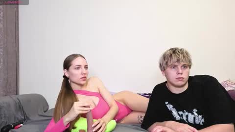 Snapshot of emily_and_ilumi chatting on September 24, 12:52 pm emily_and_ilumi online show from September 24, 12:52 pm