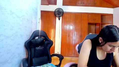 Emily and Soffy online show from February 17, 12:01 pm