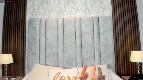 emily_arias19 online show from October 25, 1:18 pm