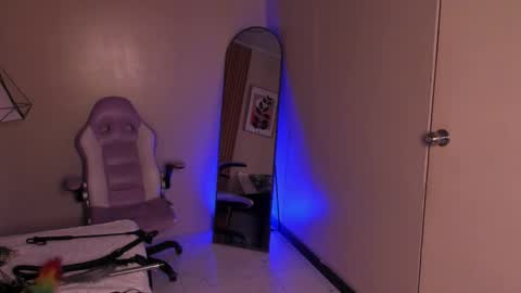              online show from February 4, 7:31 pm