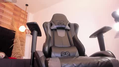 emily_brown04 online show from December 15, 11:14 am