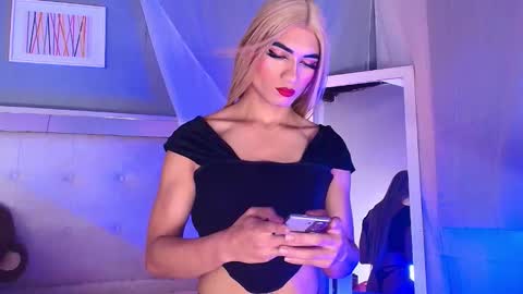 emily_castillo1_ online show from February 9, 5:33 am