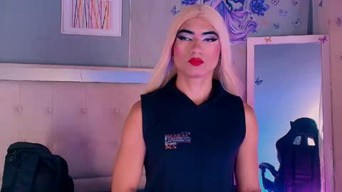 emily_castillo1_ online show from May 3, 5:13 am