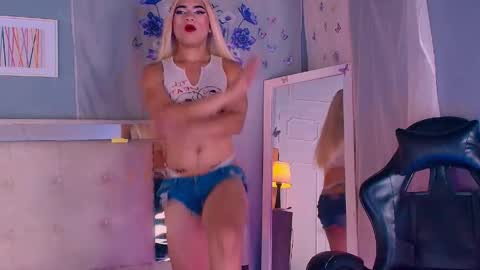 emily_castillo1_ online show from May 8, 6:08 am