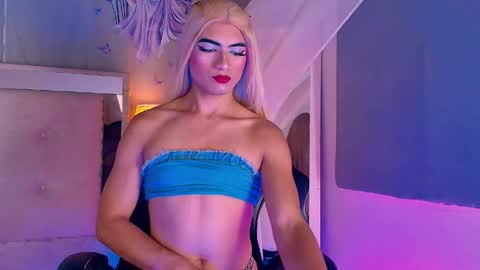 emily_castillo1_ online show from May 13, 5:27 am