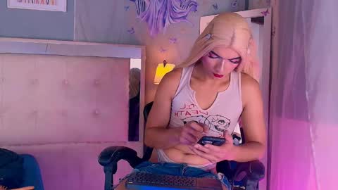 emily_castillo1_ online show from May 14, 6:20 am