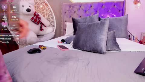 Snapshot of emily_daarell chatting on January 18, 1:30 am M I A online430pm- 930pm online show from January 18, 1:30 am