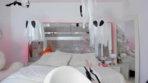 emily_devon online show from October 21, 3:40 am