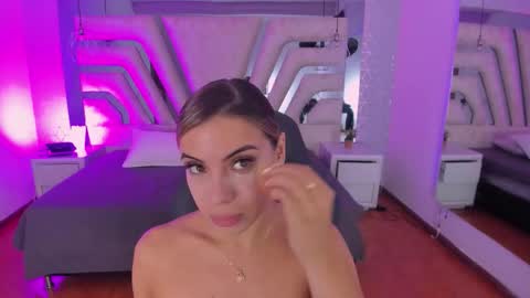 Snapshot of emily_ellen chatting on September 25, 11:03 am Emily online show from September 25, 11:03 am