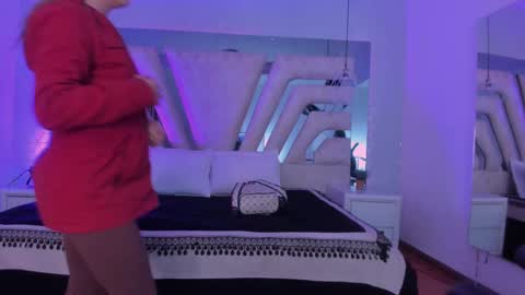 Snapshot of emily_ellen chatting on October 10, 11:09 am Emily online show from October 10, 11:09 am