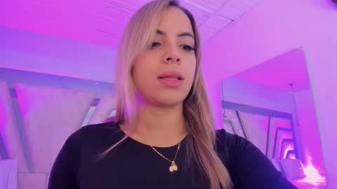 Snapshot of emily_ellen chatting on October 27, 11:36 am Emily online show from October 27, 11:36 am