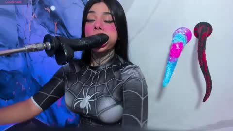 Snapshot of emily_evol chatting on April 28, 11:59 am emily_evol online show from April 28, 11:59 am
