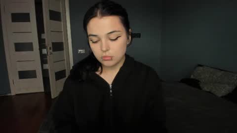 emily_ferra online show from June 15, 4:58 am