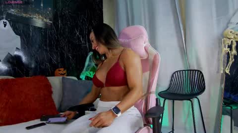 Emily foxx01 online show from October 20, 9:26 pm