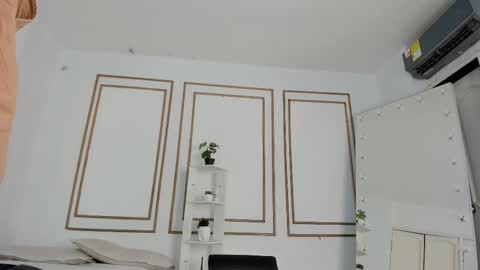 Snapshot of emily_gaviria1 chatting on March 15, 12:22 pm emily_gaviria1 online show from March 15, 12:22 pm