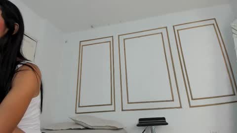 Snapshot of emily_gaviria1 chatting on March 20, 12:10 pm emily_gaviria1 online show from March 20, 12:10 pm