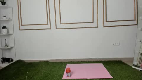 Snapshot of emily_gaviria1 chatting on March 27, 12:05 pm emily_gaviria1 online show from March 27, 12:05 pm