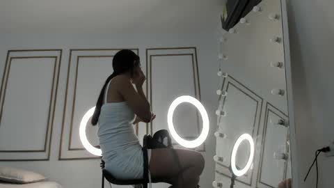 Snapshot of emily_gaviria1 chatting on April 4, 12:13 pm emily_gaviria1 online show from April 4, 12:13 pm