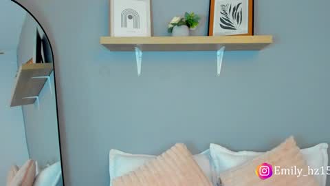 Snapshot of emily_haze chatting on January 8, 1:20 pm Emily online show from January 8, 1:20 pm