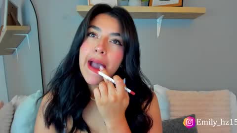 Snapshot of emily_haze chatting on February 11, 10:15 am Emily online show from February 11, 10:15 am