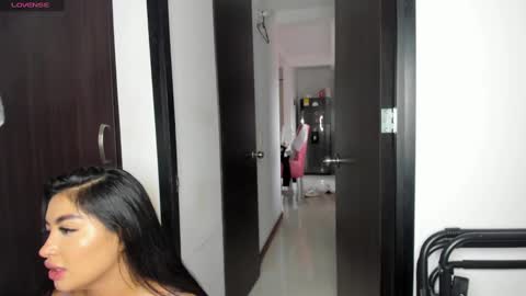 Snapshot of emily_huddson_ chatting on February 1, 10:34 pm independet model online show from February 1, 10:34 pm
