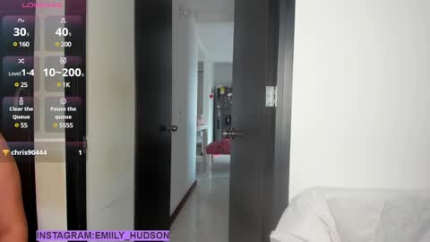 Snapshot of emily_huddson_ chatting on February 23, 6:56 pm independet model online show from February 23, 6:56 pm