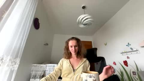 Snapshot of emily_in_parisss chatting on October 3, 10:45 am Emily online show from October 3, 10:45 am