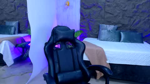 Emily online show from April 29, 12:20 pm