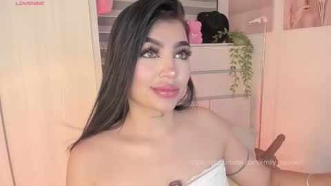 Snapshot of emily_kenner chatting on March 10, 11:48 am EmilyKenner Independent model online show from March 10, 11:48 am