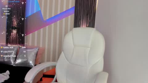 Emily online show from February 10, 9:04 pm