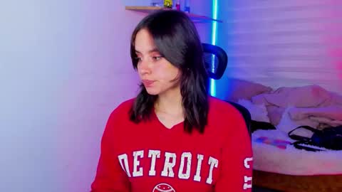 Snapshot of emily_lindey chatting on October 17, 3:10 am emily_lindey online show from October 17, 3:10 am