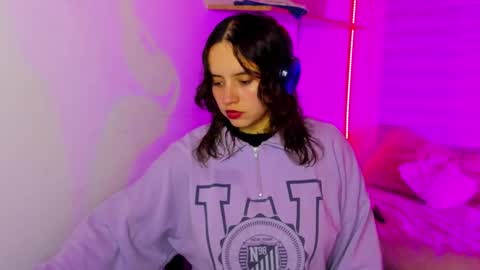 emily_lindey online show from November 18, 3:34 am